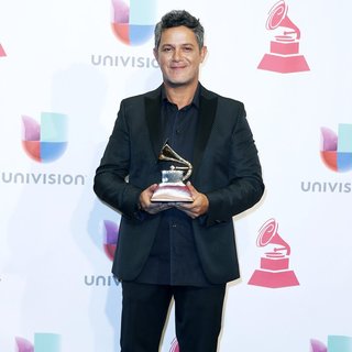 capitan latin singles The group was born in 1991 when ariel rot and julián infante (members of the famous group tequila) joined andrés calamaro, from the band los abuelos de la nada, and germán vilella. capitan latin singles The group was born in 1991 when ariel rot and julián infante (members of the famous group tequila) joined andrés calamaro, from the band los abuelos de la nada, and germán vilella.