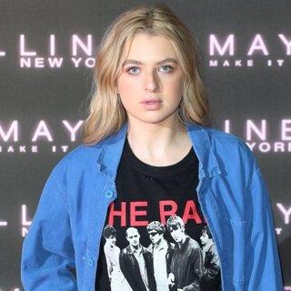 Anais Gallagher