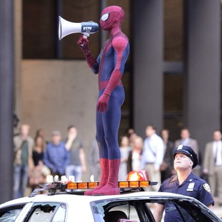 Scenes Are Filmed for The Amazing Spider-Man 2 on Location