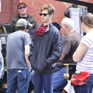 Andrew Garfield Gets into Character as He Films Scenes for The Amazing Spiderman 2