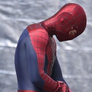 Andrew Garfield Gets into Character as He Films Scenes for The Amazing Spiderman 2