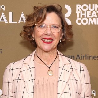 Annette Bening in Roundabout Theatre Company 2019 Gala - Arrivals