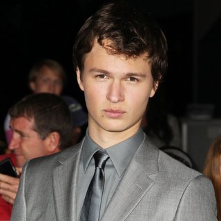 Premiere of Summit Entertainment's Divergent - Red Carpet Arrivals
