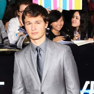 Premiere of Summit Entertainment's Divergent - Red Carpet Arrivals