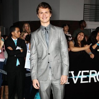 Premiere of Summit Entertainment's Divergent - Red Carpet Arrivals