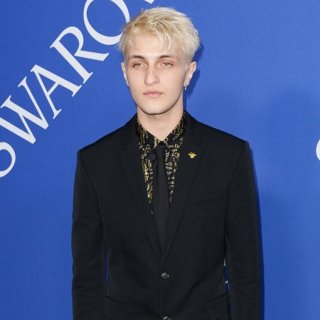 Anwar Hadid