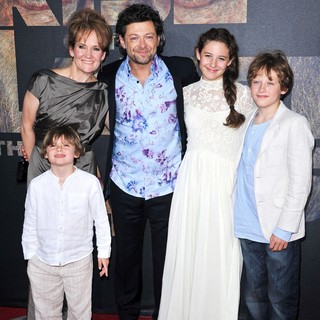 The Premiere of 20th Century Fox's Rise of the Planet of the Apes - Arrivals