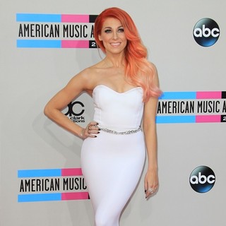 Bonnie McKee in 2013 American Music Awards - Arrivals