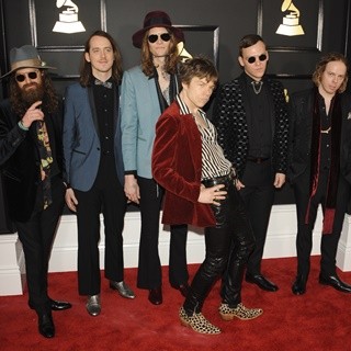 Cage the Elephant