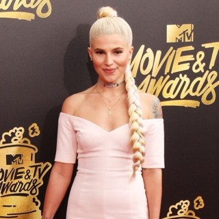 Carly Aquilino