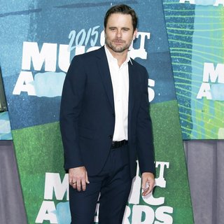 Charles Esten