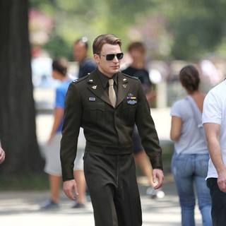 Actors on The Set of The Avengers Shooting on Location in Manhattan