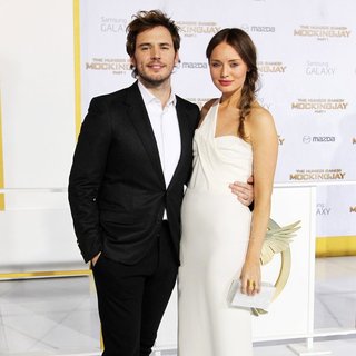 Los Angeles Premiere of The Hunger Games: Mockingjay, Part 1 - Arrivals