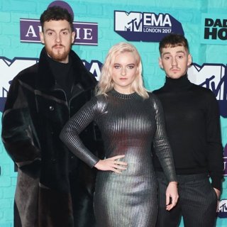 Clean Bandit