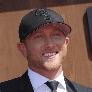 Cole Swindell in The 2016 American Country Countdown Awards - Arrivals