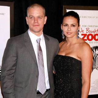 Matt Damon, Luciana Barroso in New York Premiere of We Bought a Zoo - Arrivals