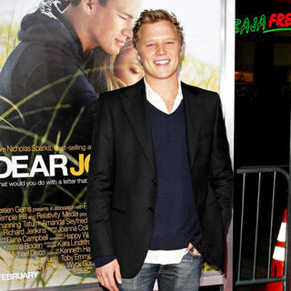 The Los Angeles Premiere of 'Dear John' - Arrivals
