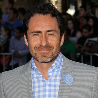 The Premiere of Savages