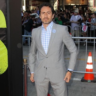The Premiere of Savages