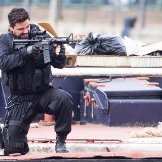 Dominic Cooper Filming Stratton