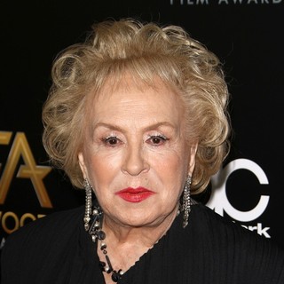Doris Roberts