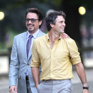 Actors on The Set of The Avengers Shooting on Location in Manhattan