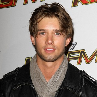 Drew Van Acker