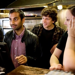 Jesse Eisenberg and Aziz Ansari Serve Pizza to Promote 30 Minutes or Less