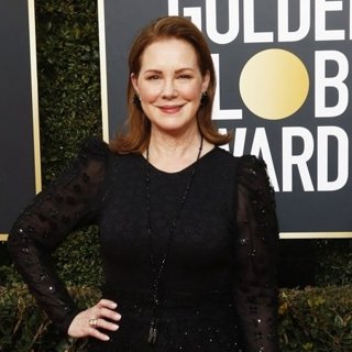 Elizabeth Perkins