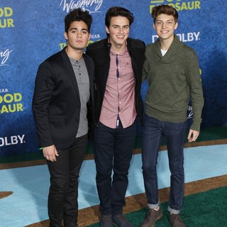 Los Angeles Premiere of The Good Dinosaur - Arrivals