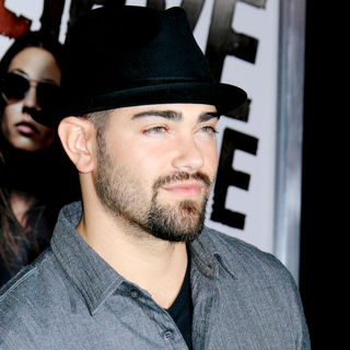 Los Angeles Premiere of 'The Book Of Eli' - Arrivals