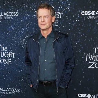 Greg Kinnear