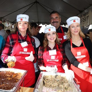 Deidre Hall, Jen Lilley, Charlie Beck, Laura Regan in 2015 Los Angeles Mission Thanksgiving Meal for The Homeless