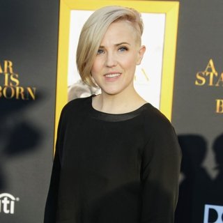 A Star Is Born Los Angeles Premiere - Arrivals