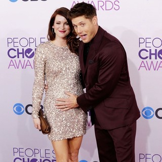 Danneel Harris, Jensen Ackles in People's Choice Awards 2013 - Red Carpet Arrivals
