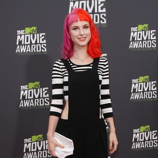 Hayley Williams, Paramore in 2013 MTV Movie Awards - Arrivals
