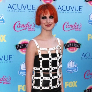 Hayley Williams, Paramore in 2013 Teen Choice Awards