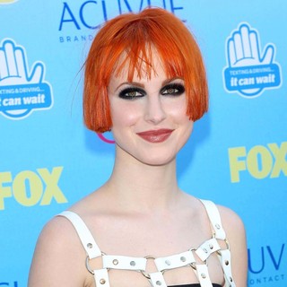 Hayley Williams, Paramore in 2013 Teen Choice Awards