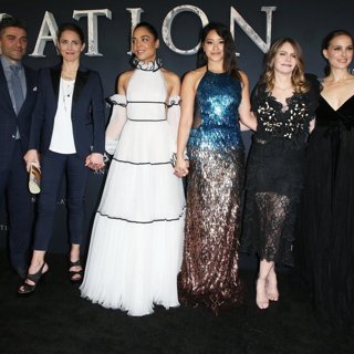 Oscar Isaac, Tuva Novotny, Tessa Thompson, Gina Rodriguez, Jennifer Jason Leigh, Natalie Portman in Annihilation Los Angeles Premiere
