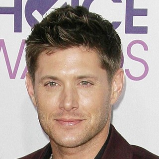 Jensen Ackles in People's Choice Awards 2013 - Red Carpet Arrivals