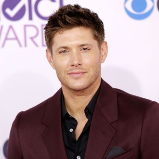 Jensen Ackles in People's Choice Awards 2013 - Red Carpet Arrivals