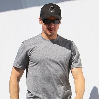 jeremy renner swimsuit jeremy renner pictures with high quality photos jeremy renner swimsuit jeremy renner pictures with high quality photos