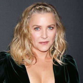 Jessica Capshaw
