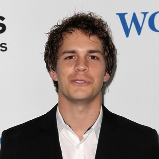 Johnny Simmons