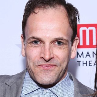 Jonny Lee Miller