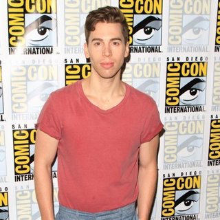 Jordan Gavaris