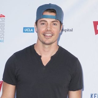 Josh Henderson