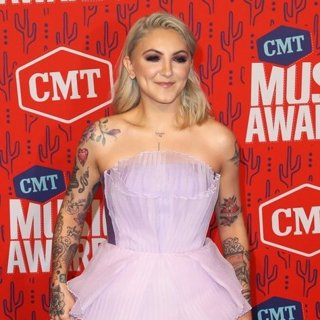 Julia Michaels