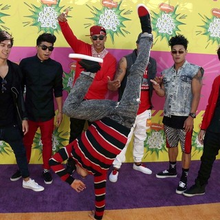 Justice Crew in Nickelodeon's 26th Annual Kids' Choice Awards - Arrivals