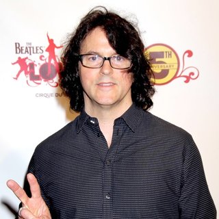 Kerry Simon